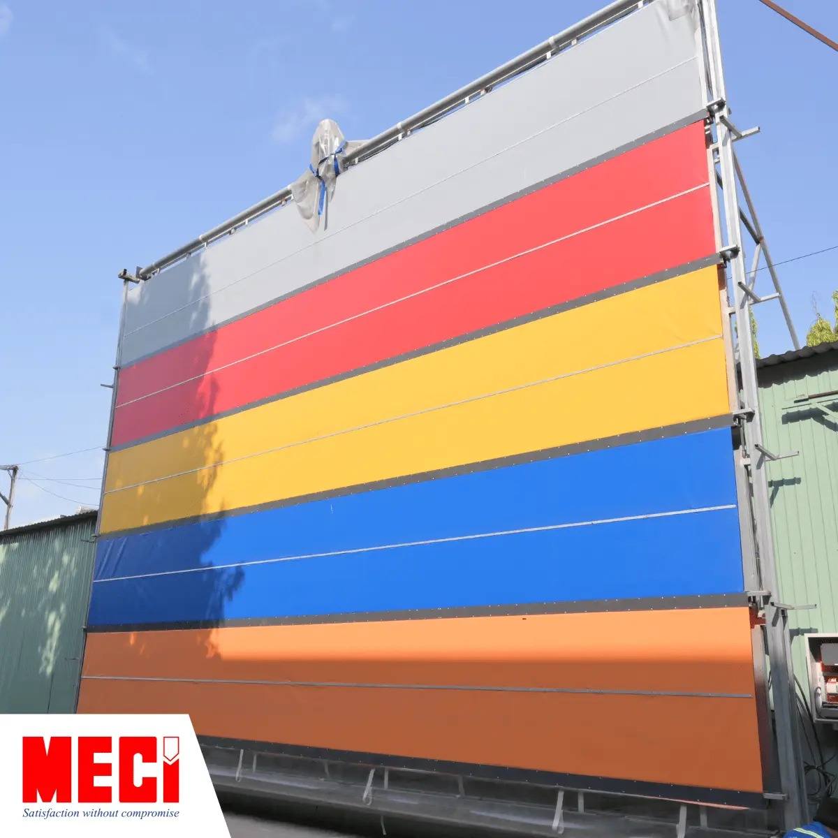 Sản phẩm Cửa cuốn nhanh dạng xếp MECI được lắp đặt tại nhà xưởng