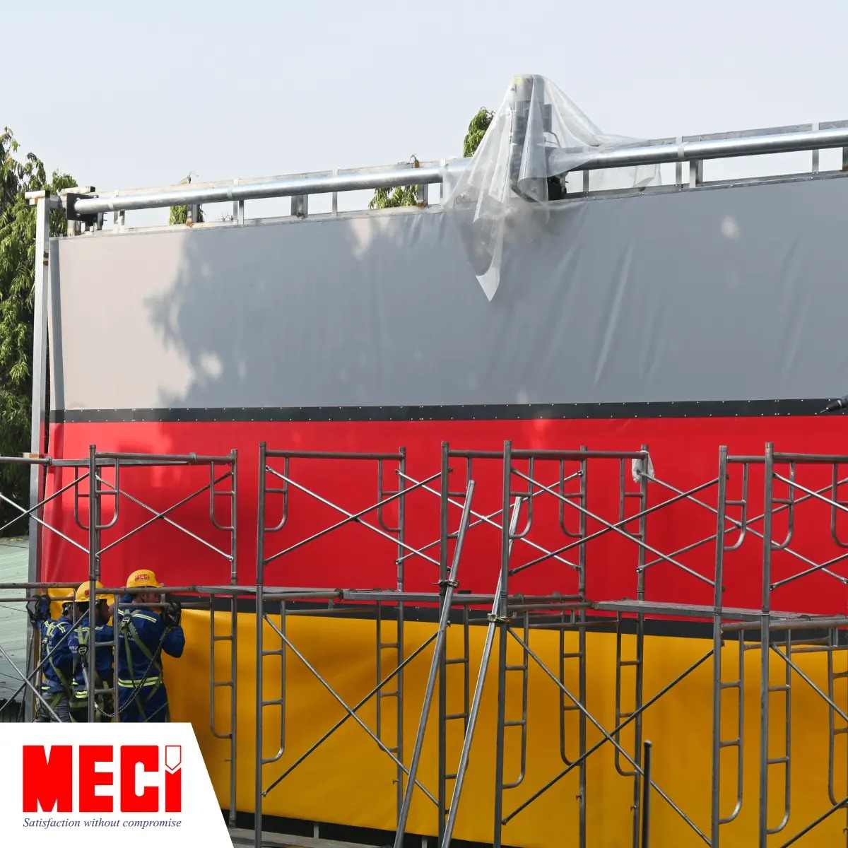 Sản phẩm Cửa cuốn nhanh dạng xếp MECI được lắp đặt tại nhà xưởng