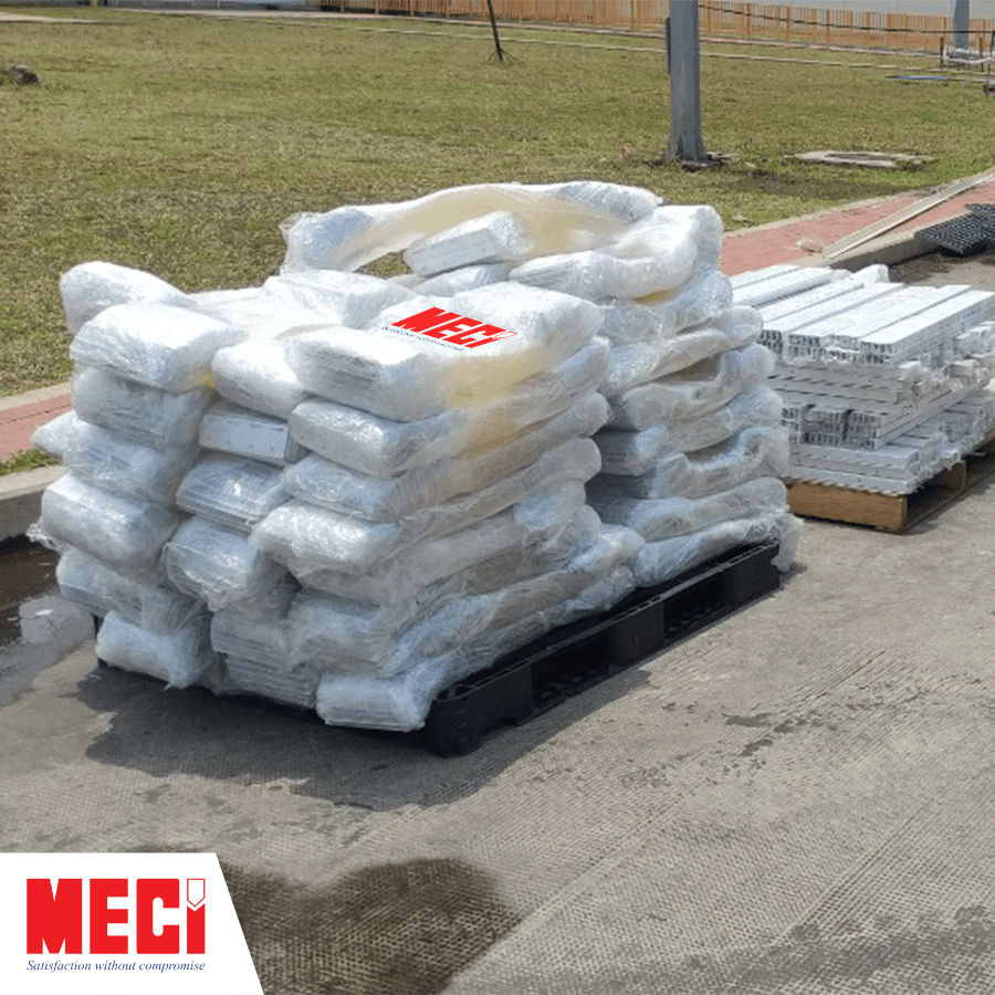 Dải nhựa PVC được đóng gói đặt trên pallet