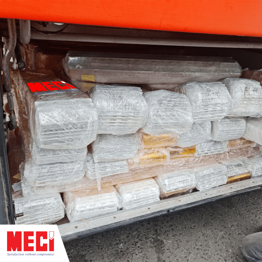 Dải nhựa PVC được đóng gói đặt trong hầm xe