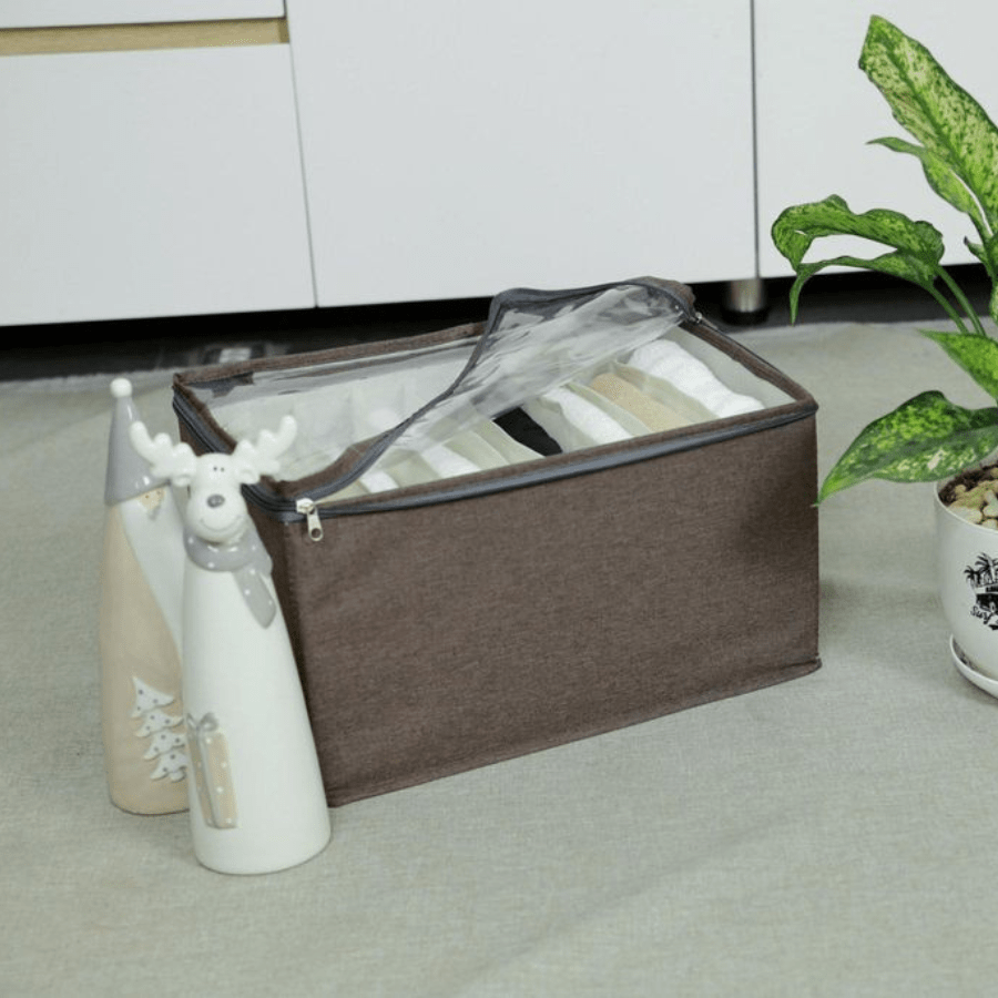 Thùng đựng đồ có nắp đang mở