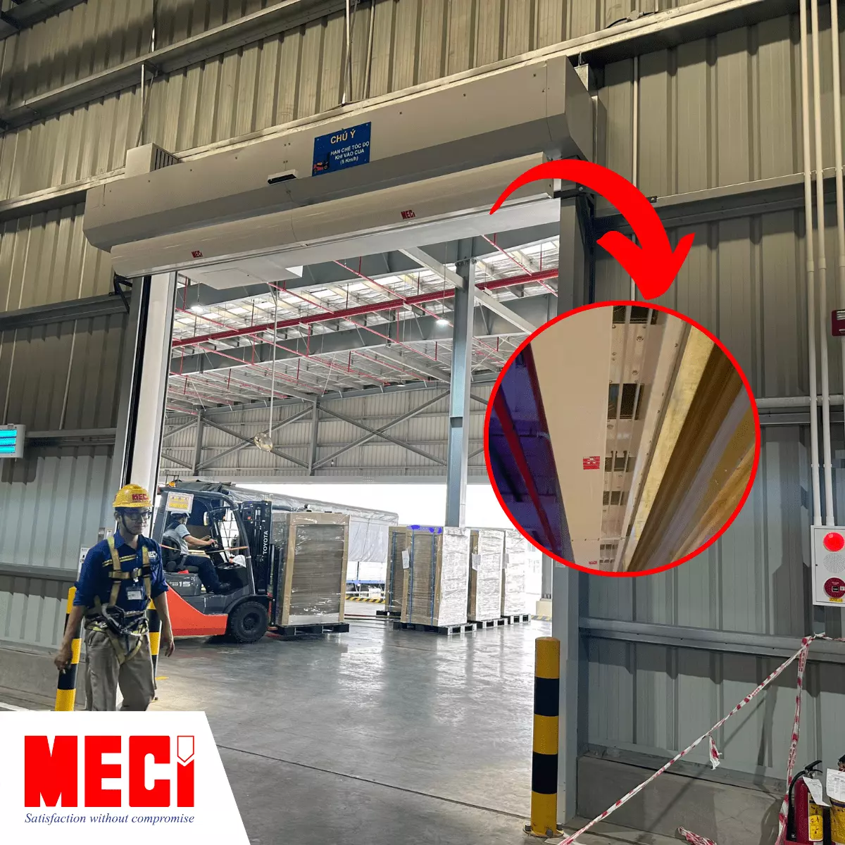 Quạt cắt gió được lắp tại cửa nhà máy