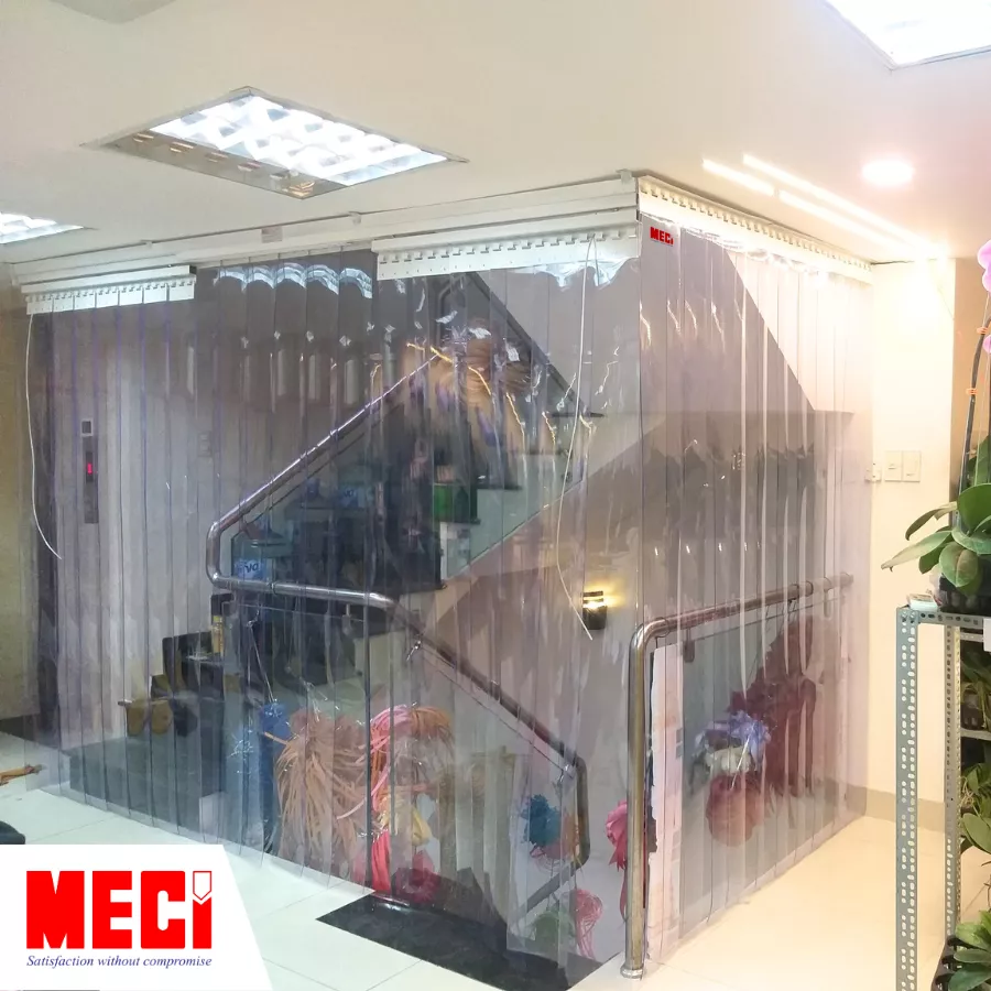 Rèm nhựa pvc hệ lùa tại cầu thang