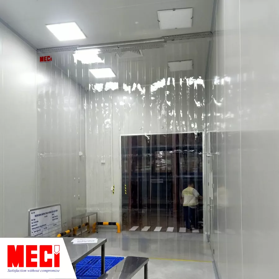 Rèm nhựa pvc màu trắng