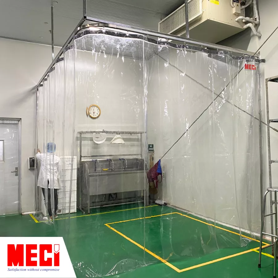 Rèm nhựa kéo dạt dạng cong tại nhà xưởng