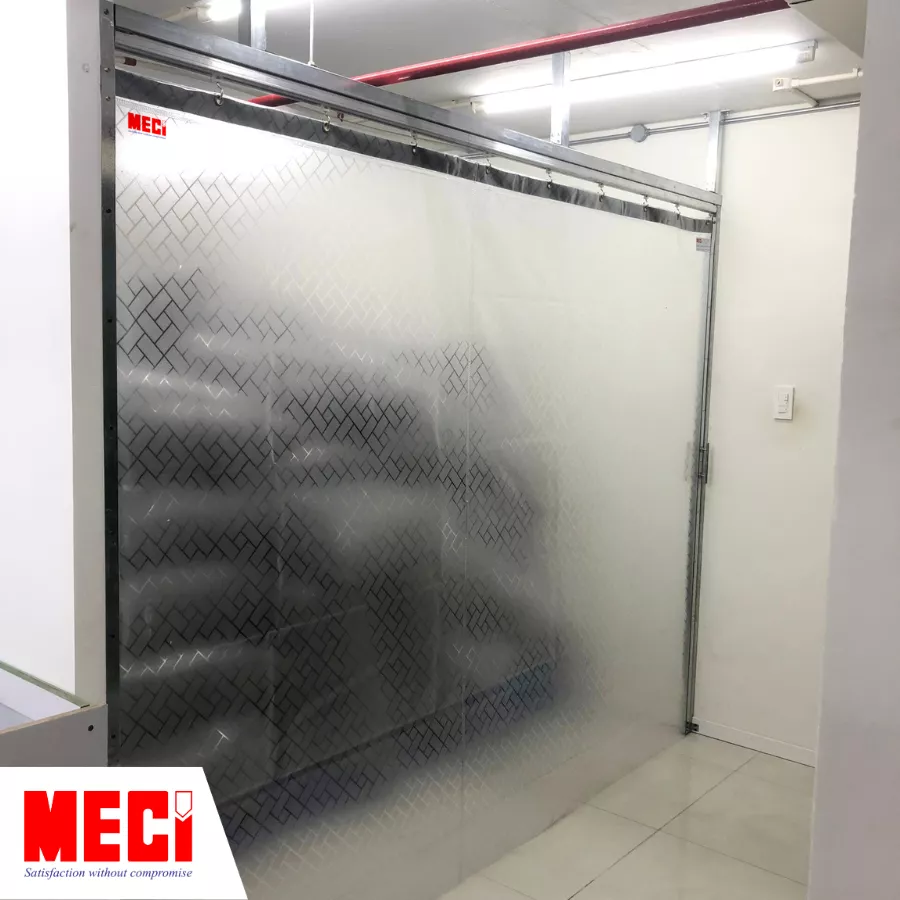 Rèm nhựa có hoa văn