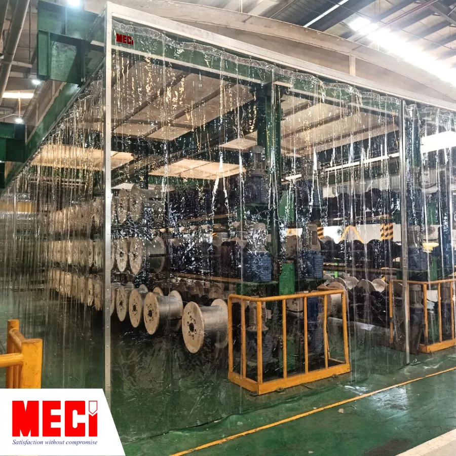 Rèm nhựa dạng tấm khổ lớn ngăn máy móc