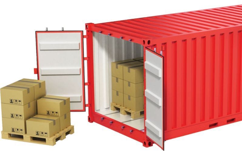 Thùng hàng chuẩn bị được xếp vào tùng container. 