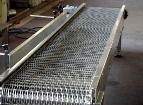 Một đường băng tải xích inox 