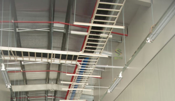 Hệ thống điện đã được lắp đặt tại nhà xưởng