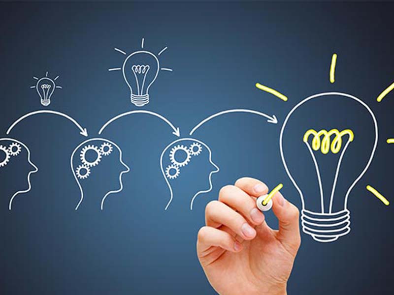 3 khối óc và 3 chiếc bóng đèn phát sáng