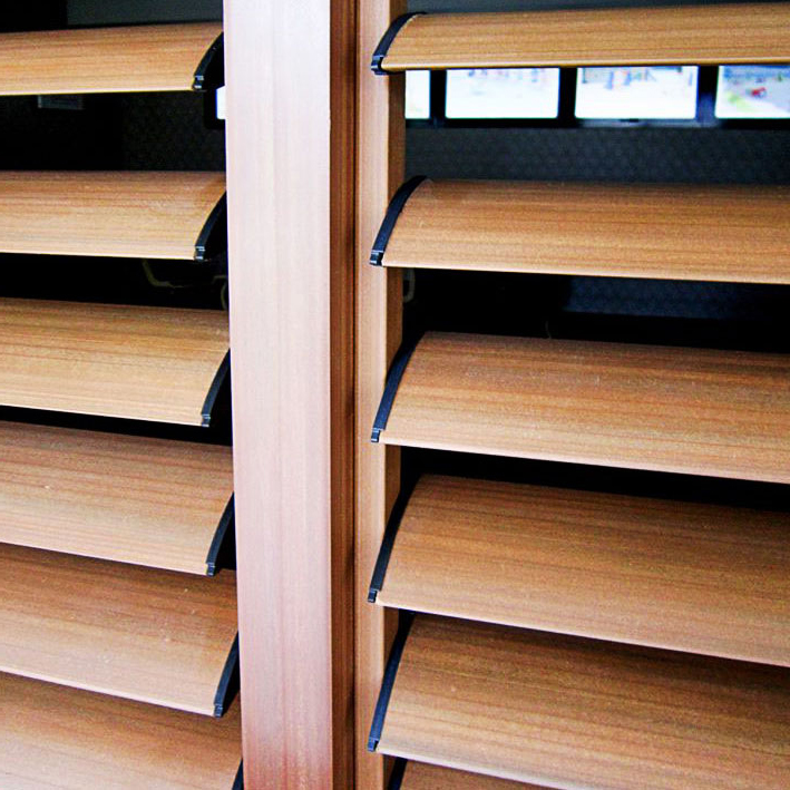 cửa chớp lật gỗ cố định