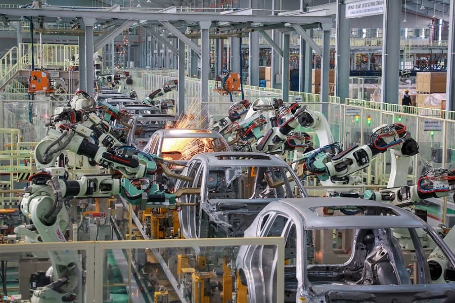 Một dây chuyền sản xuất ô tô
