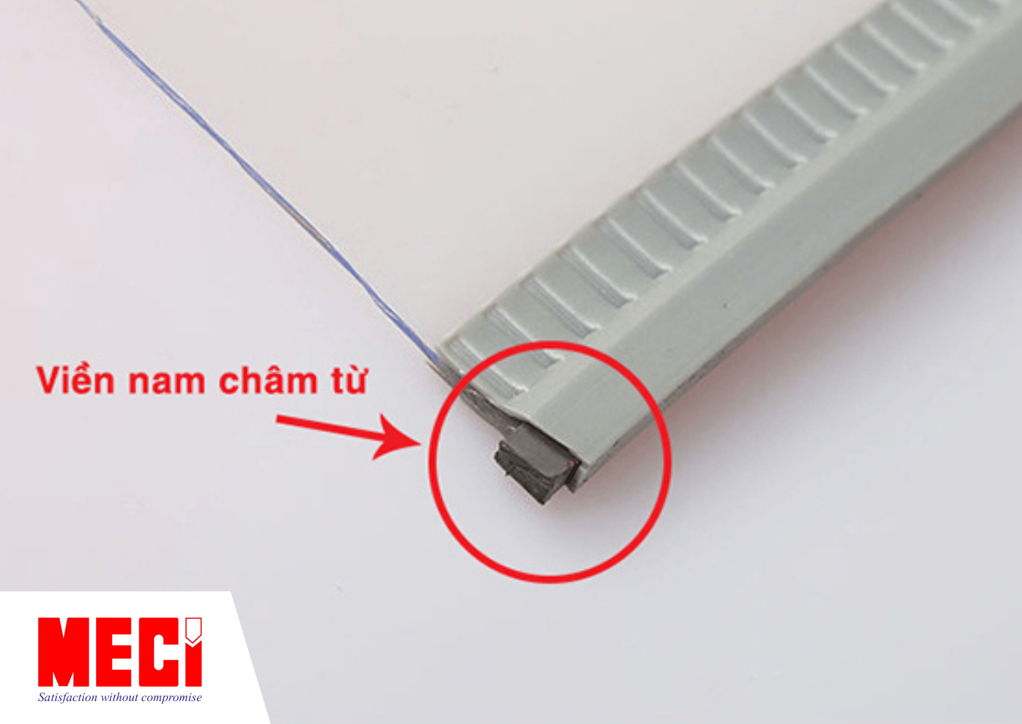 Viền nam châm của rèm nhựa nam châm giúp màn nhựa được khít lại với nhau