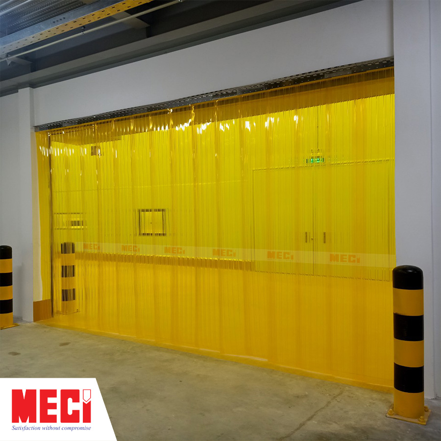 rèm nhựa PVC ngăn côn trùng màu vàng của MECI Sài Gòn