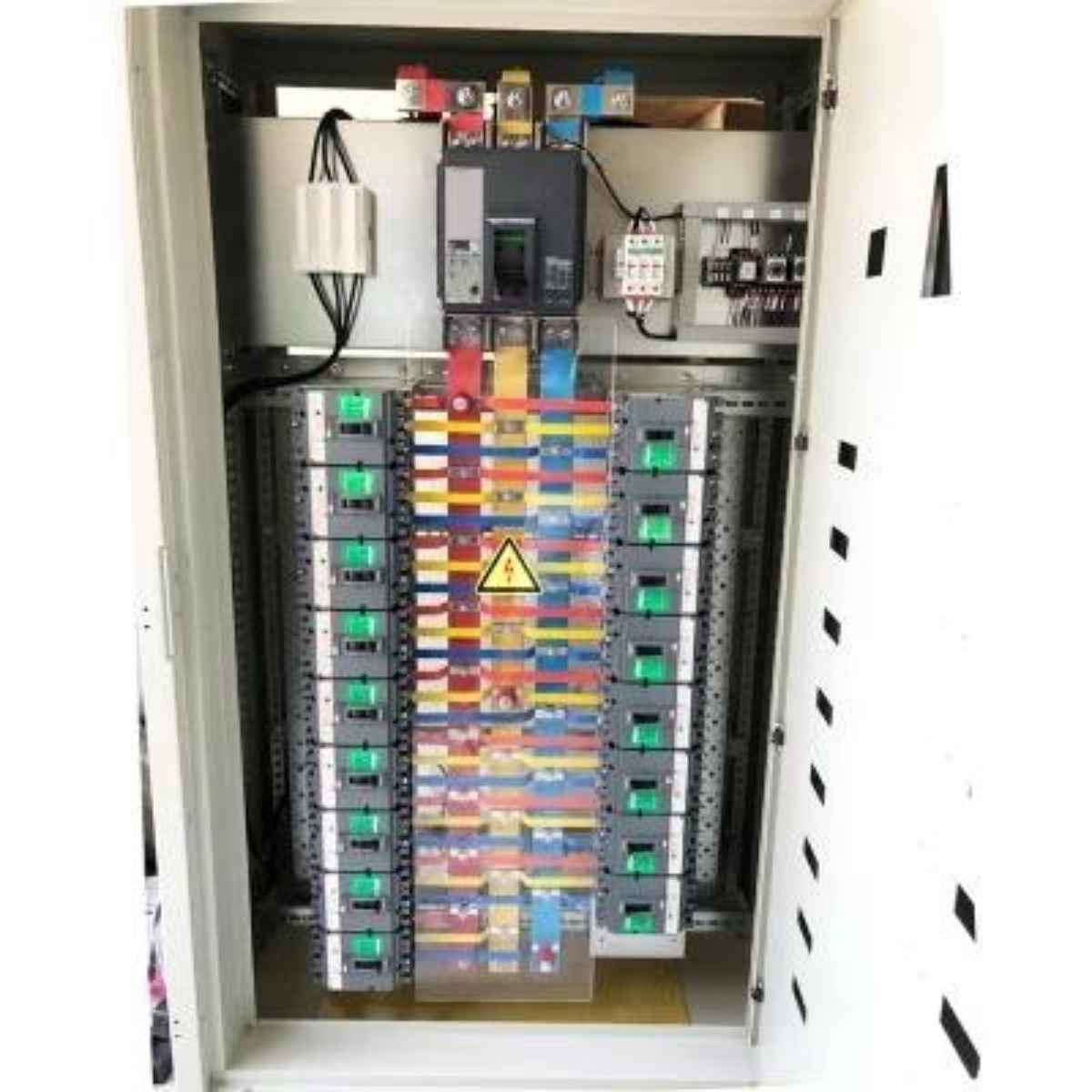 Tủ điện phân phối tổng MSB được lắp ráp trong nhà máy, phân xưởng  