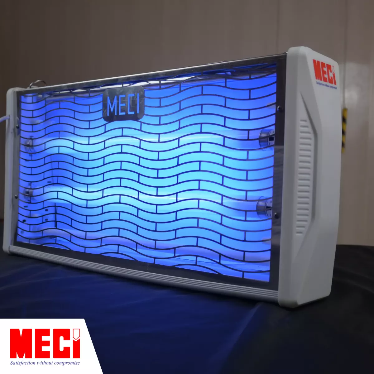 Đèn côn trùng MECI đang hoạt động