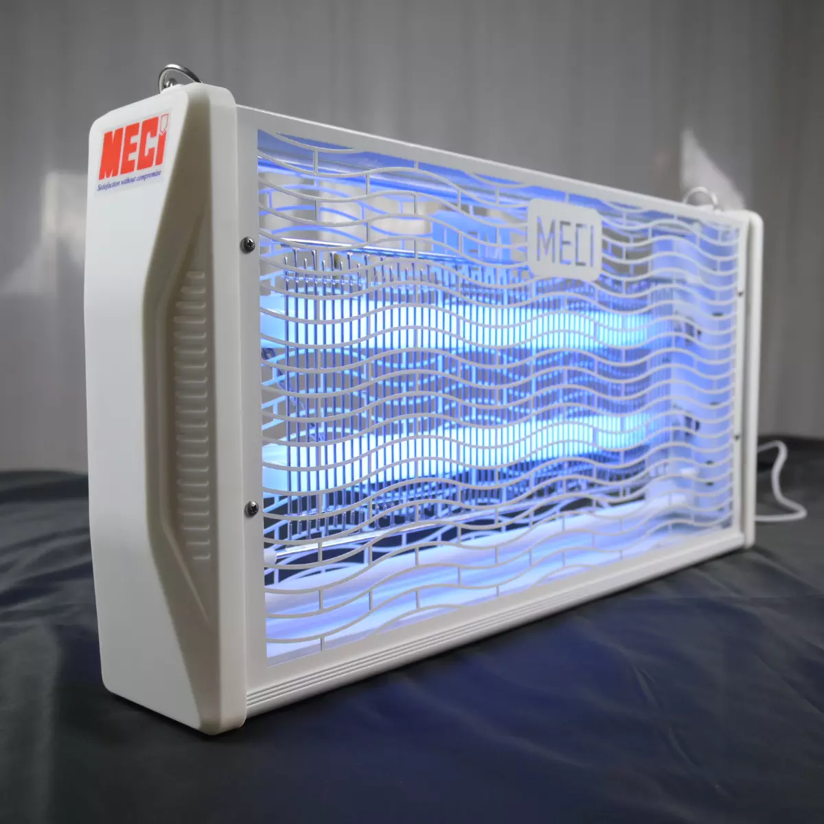 Đèn côn trùng MECI đang hoạt động