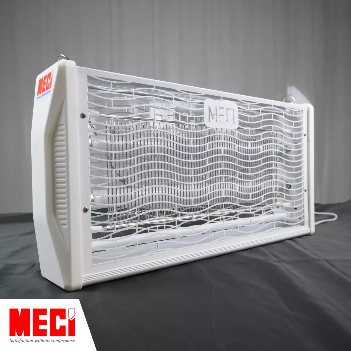 Đèn diệt côn trùng MECI sơn tĩnh điện lúc chưa hoạt động