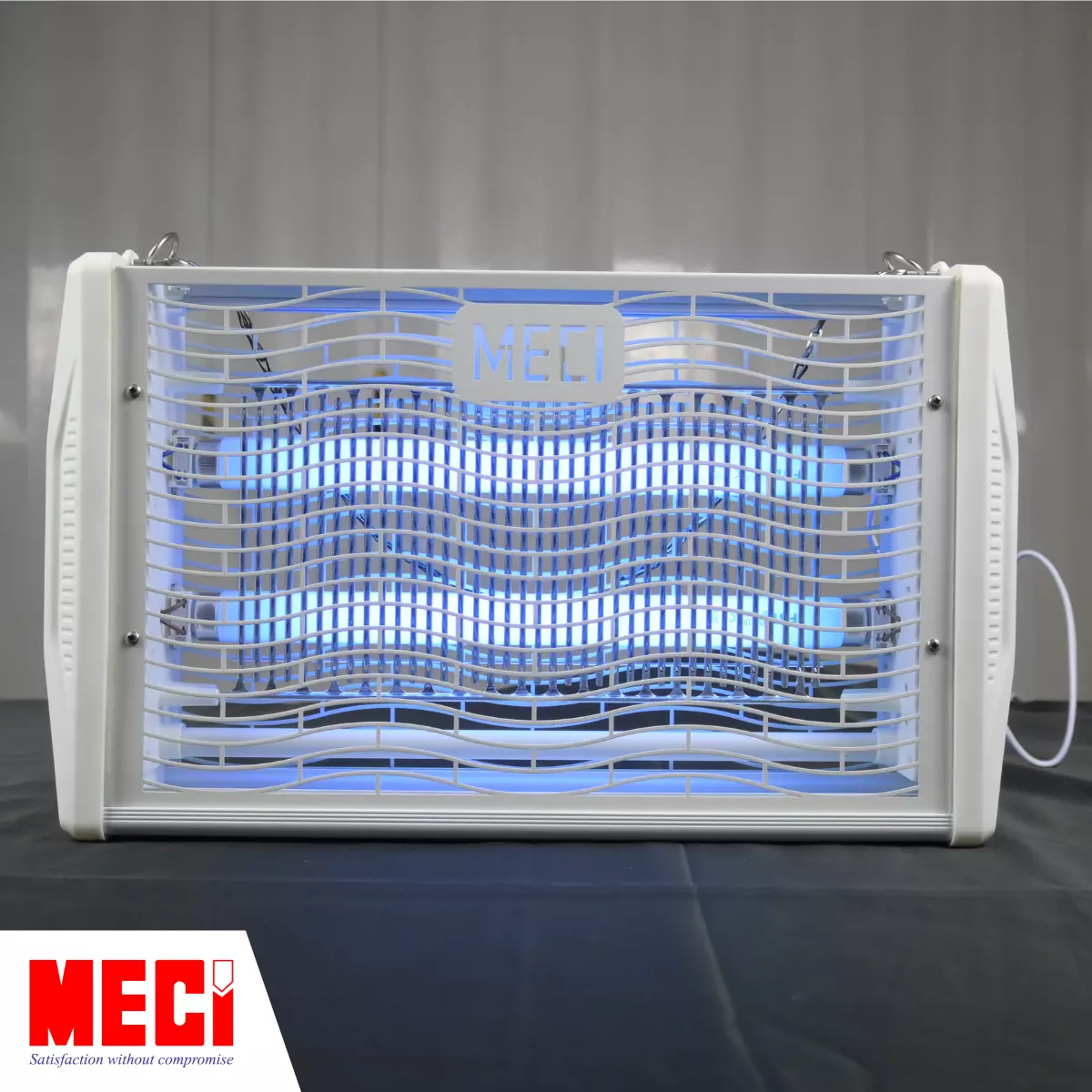 Đèn côn trùng MECI đang hoạt động