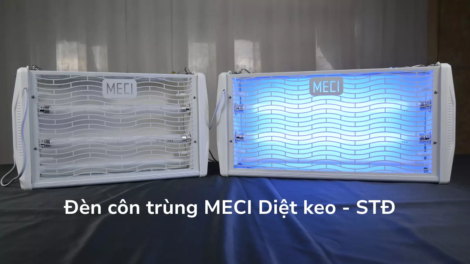 Hai đèn diệt côn trùng MECI trên bàn
