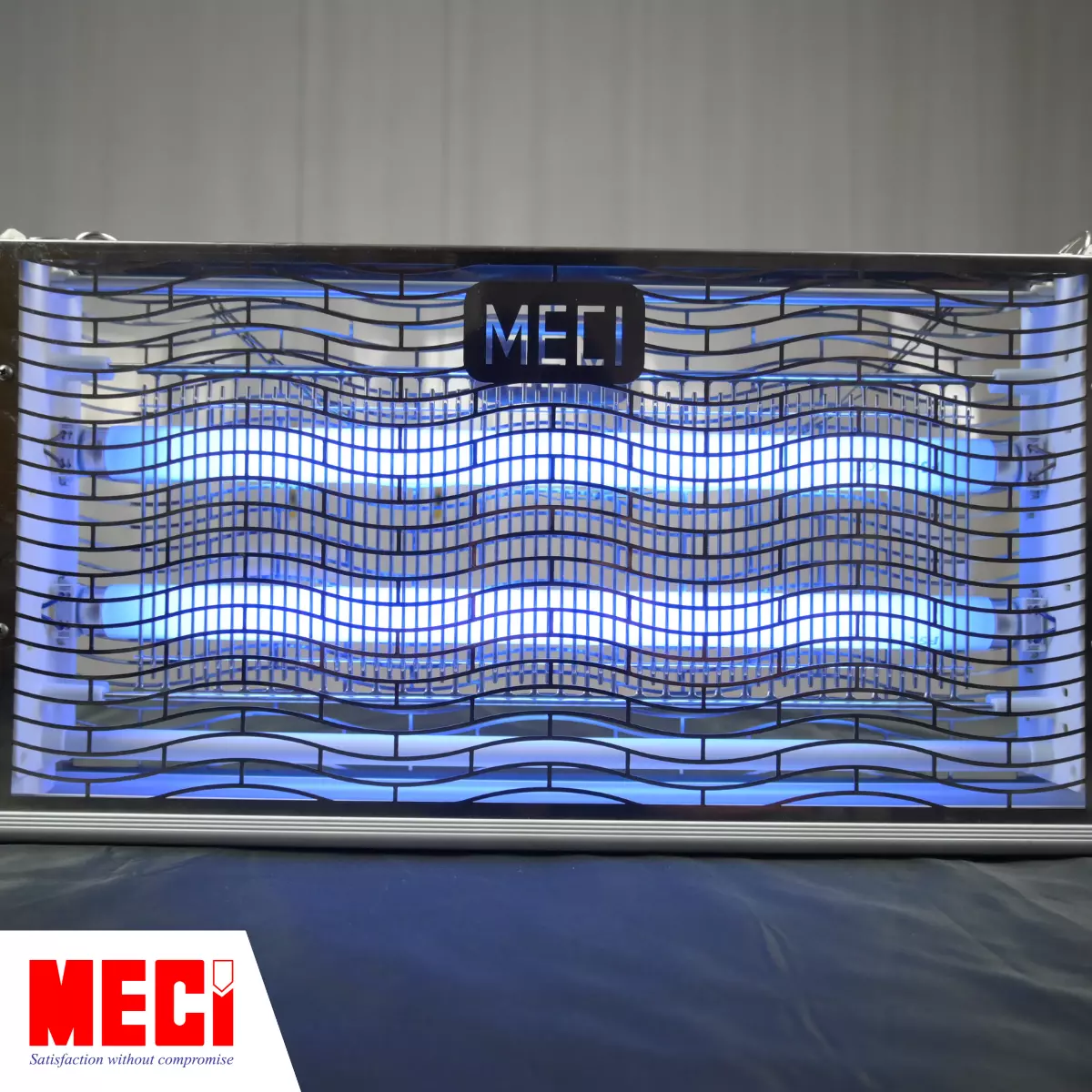 Đèn côn trùng MECI đang hoạt động