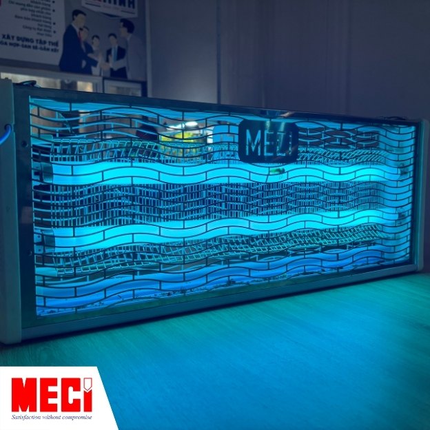 đèn MECI điện 20W xoay sang phải