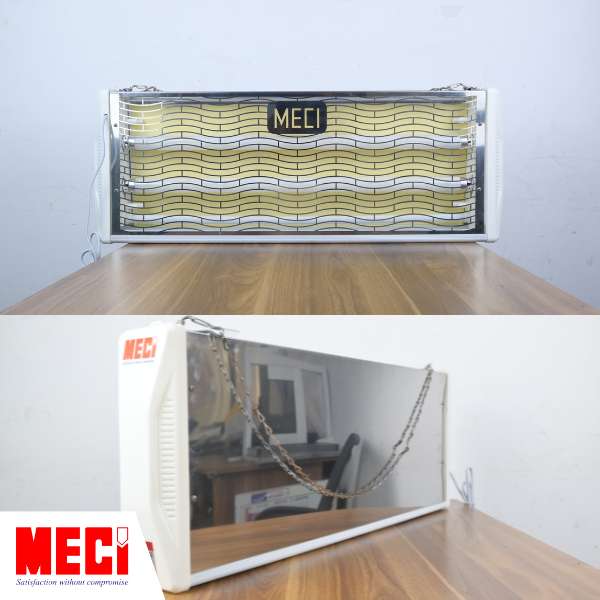 đèn diệt côn trùng keo MECI đặt trên bàn, phía trên là mặt chính diện, phía dưới là mặt sau