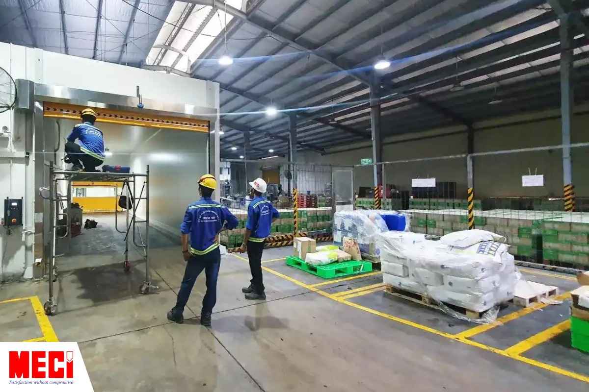 Kỹ thuật MECI trên giàn giáo kiểm tra cửa cuốn nhanh