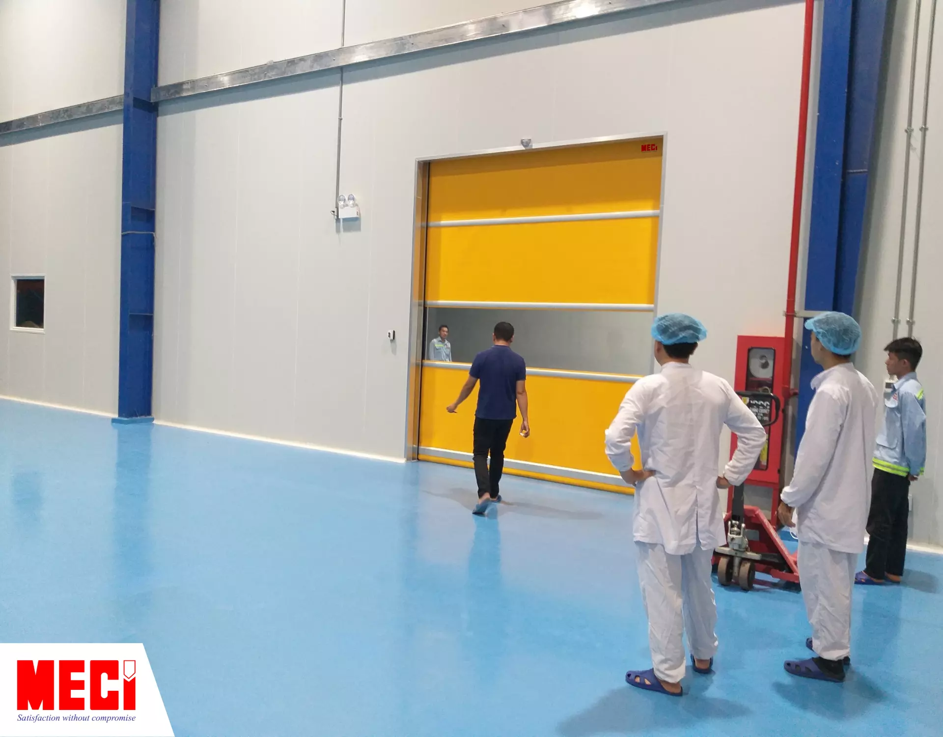 Mặt ngoài cửa cuốn nhanh PVC và nhân viên Nanogen