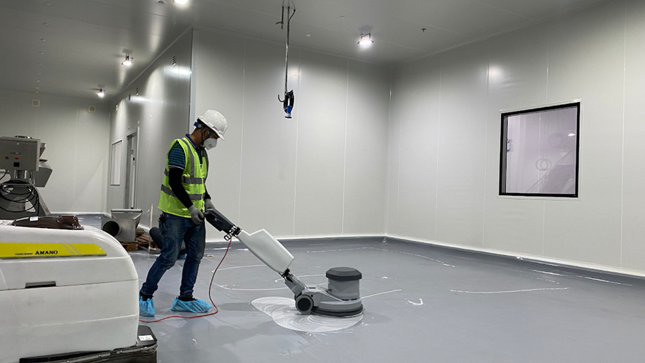 Nhân viên vệ sinh công nghiệp kinh nghiệm, tận tâm