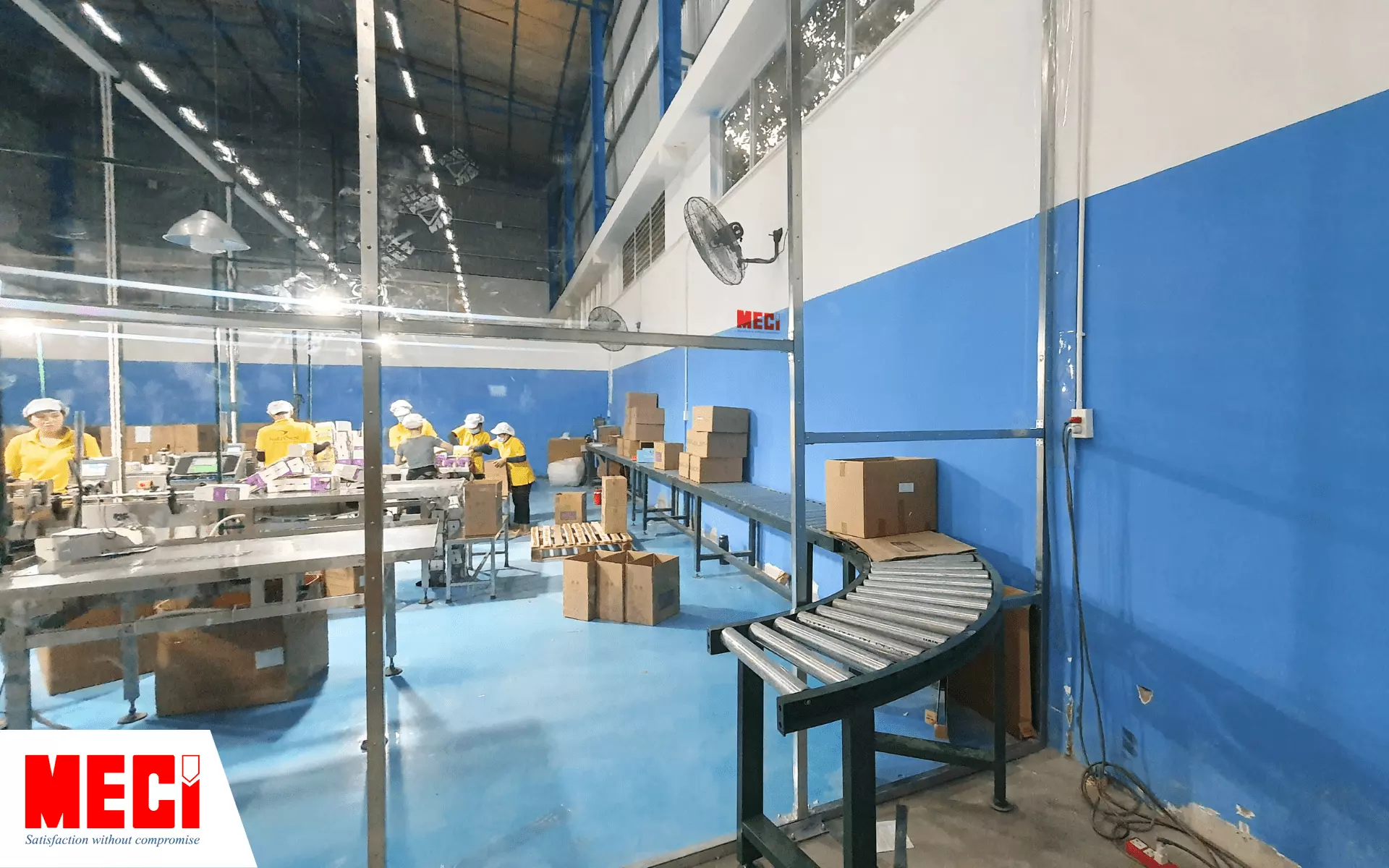 Băng truyền thông qua vách ngăn nhựa cho Nutrinest