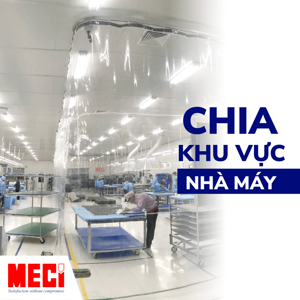 Rèm nhựa treo dưới mái hiên của quán ăn view sông