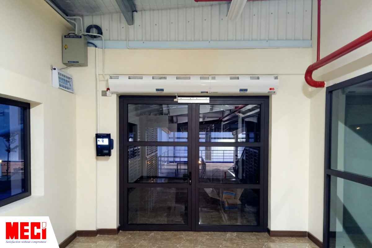 quạt cắt gió được lắp tại nhà máy Spartronics