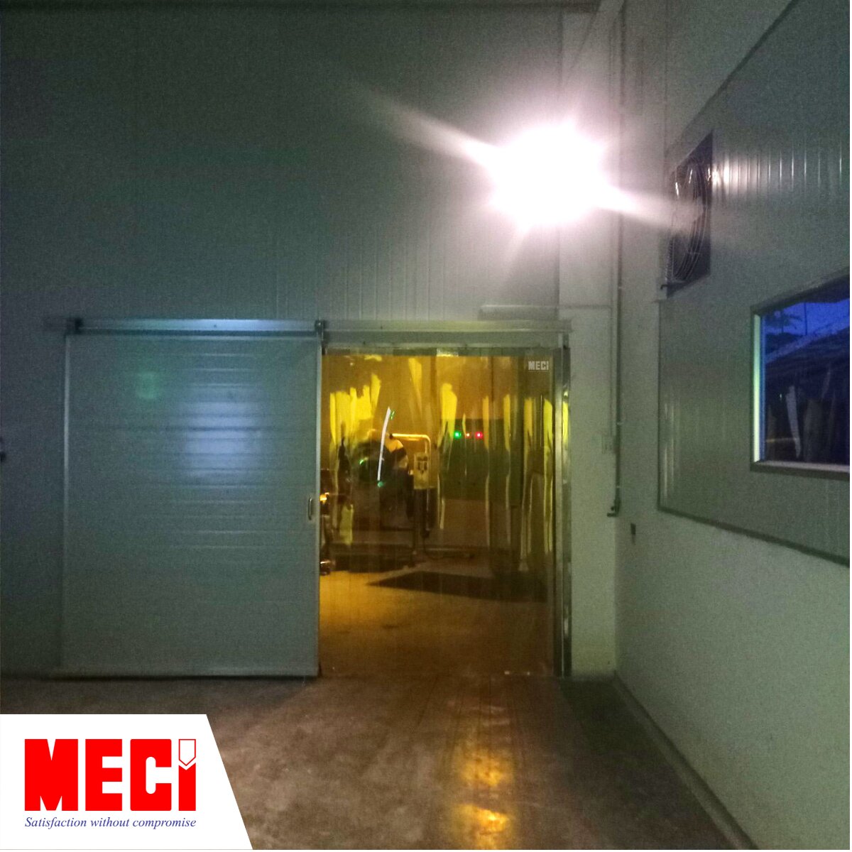 Rèm nhựa PVC màu vàng cho nhà máy tại Bình Dương