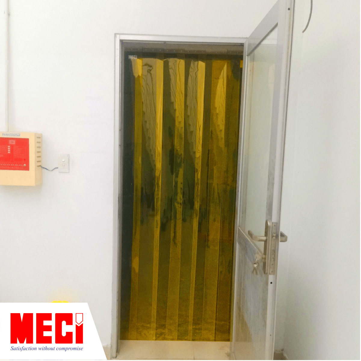 Rèm nhựa PVC màu vàng cho nhà máy tại Bình Dương