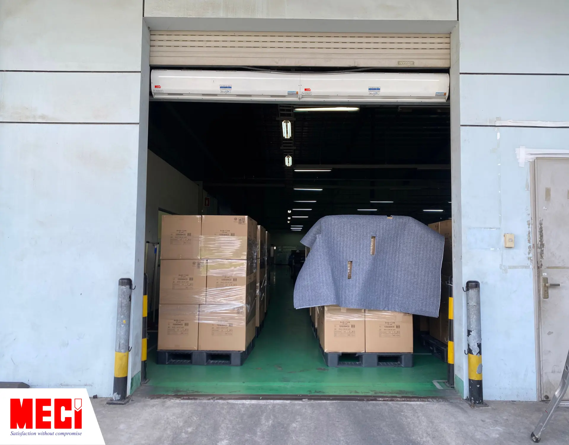 Quạt cắt gió lắp tại kho chứa hàng hóa