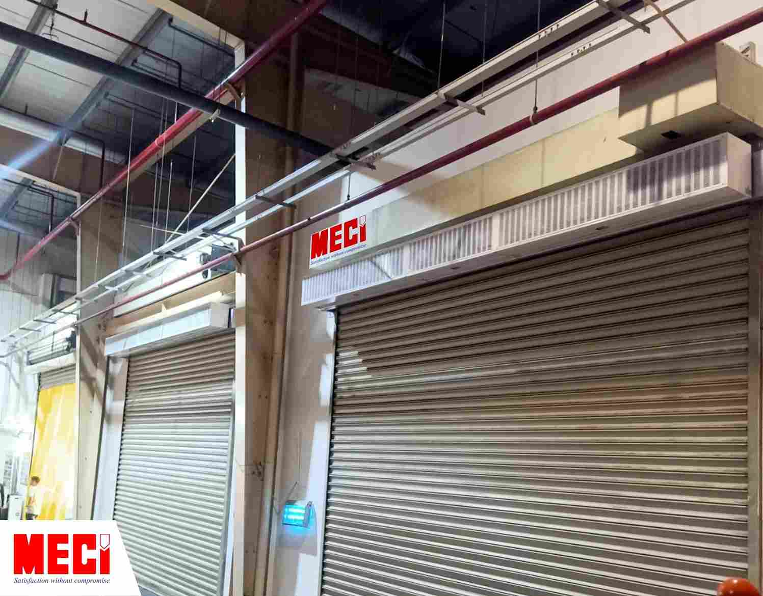 Những quạt cắt gió cỡ lớn kết hợp với cửa cuốn nhanh nan nhôm