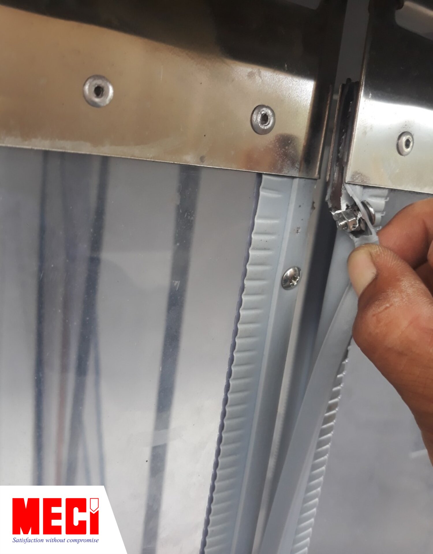 sợi rèm nam châm bị hở