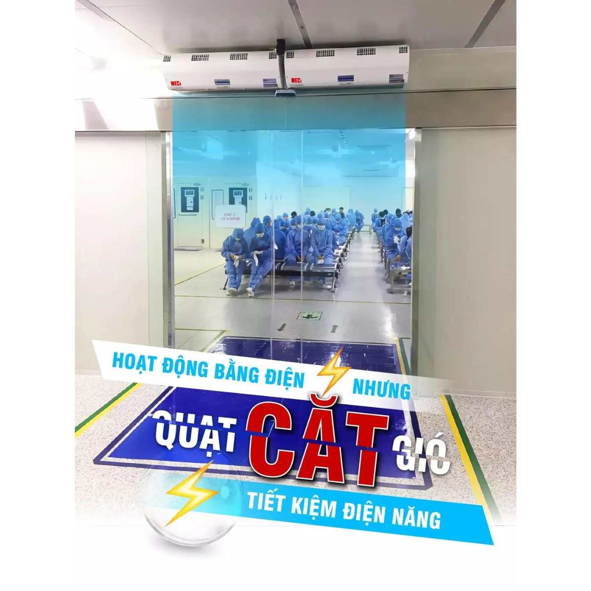 Quạt cắt gió đang hoạt động tại vị trí ra vào khu vực sản xuất.