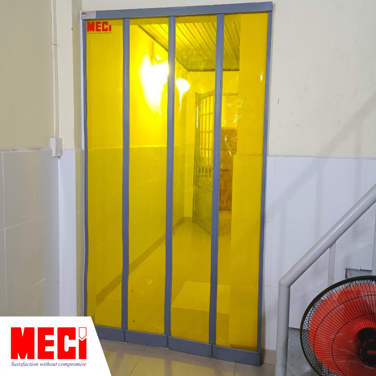 Rèm nhựa nam châm màu vàng của MECI