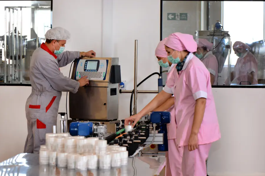 Không gian nhà máy sản xuất mỹ phẩm