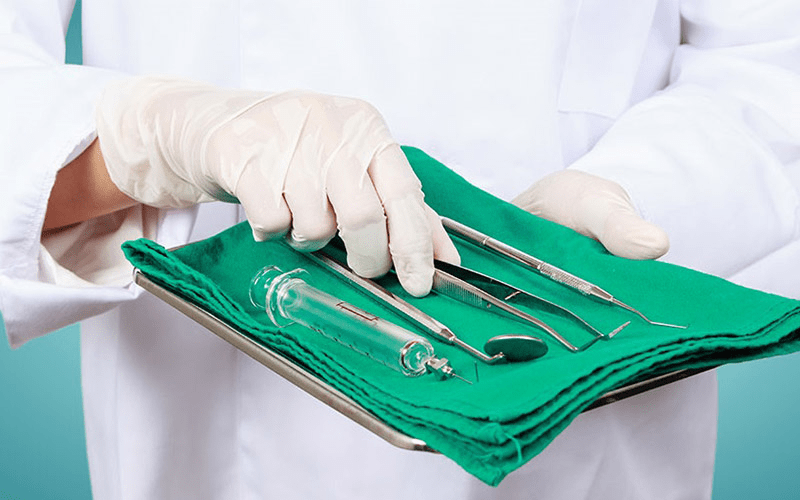 Các dụng cụ trong phẫu thuật đã được thực hiện vô khuẩn