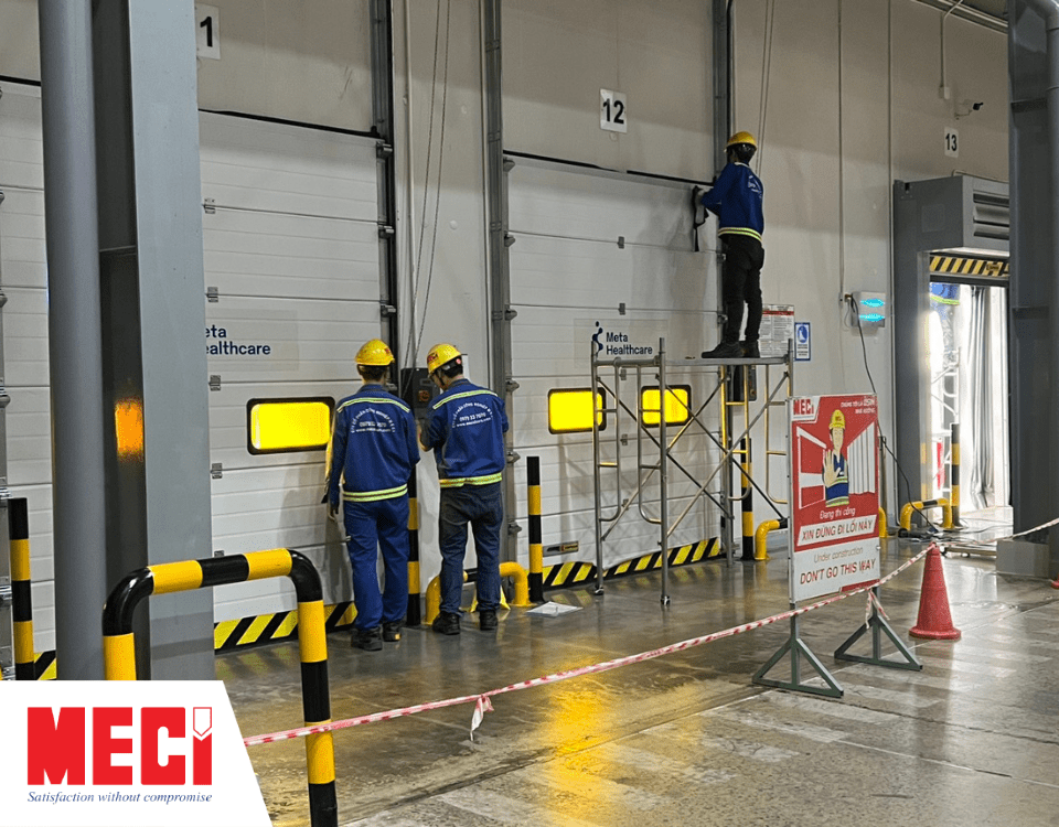 Kỹ thuật thao thác với cửa trượt trần