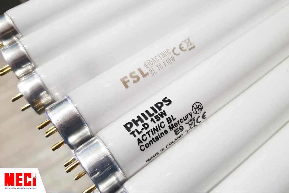 Các bóng đèn côn trùng đang để sát vào nhau