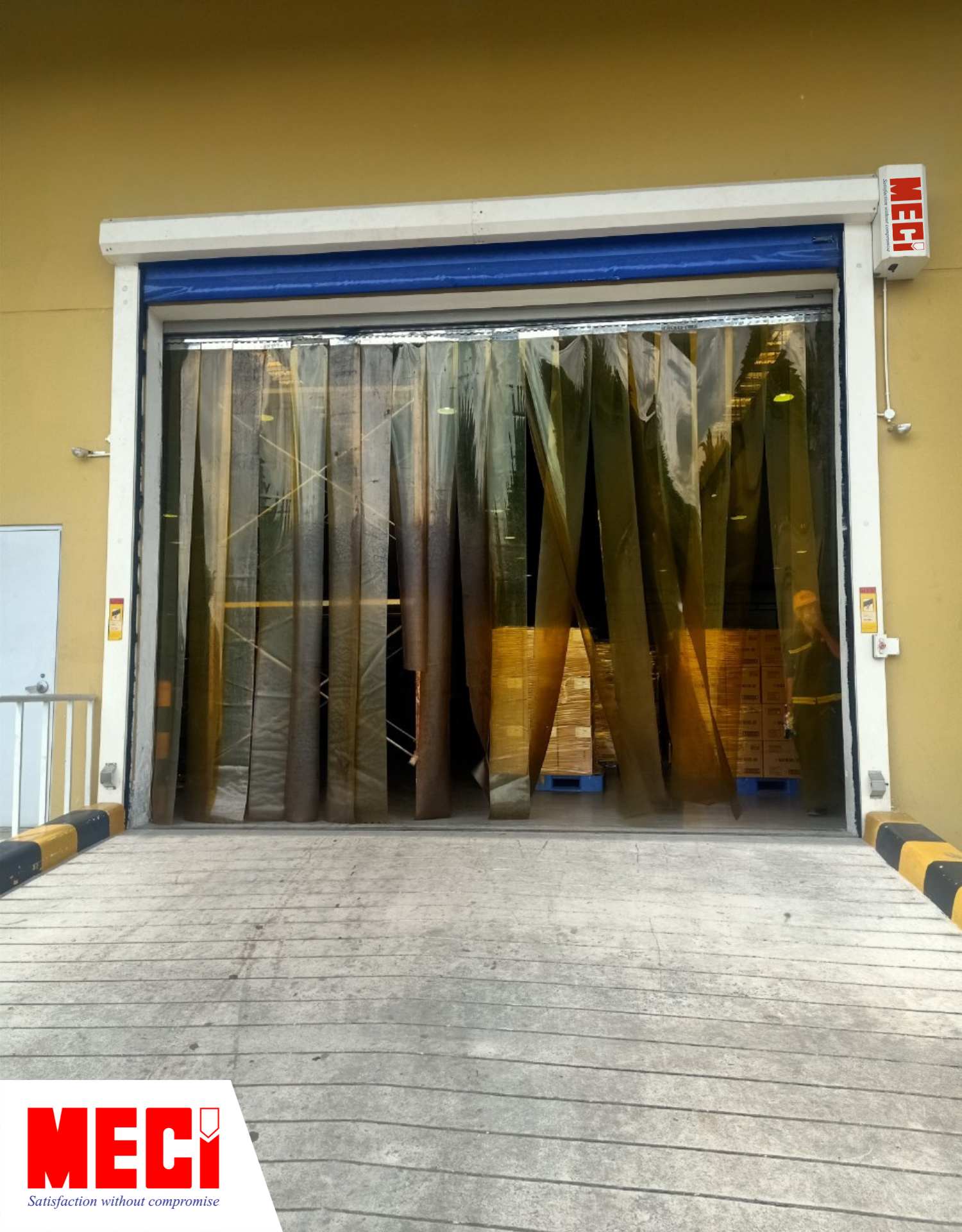 Hình ảnh thực tế của dự án Di dời vị trí cửa cuốn nhanh tại công ty bao bì DETMOLD