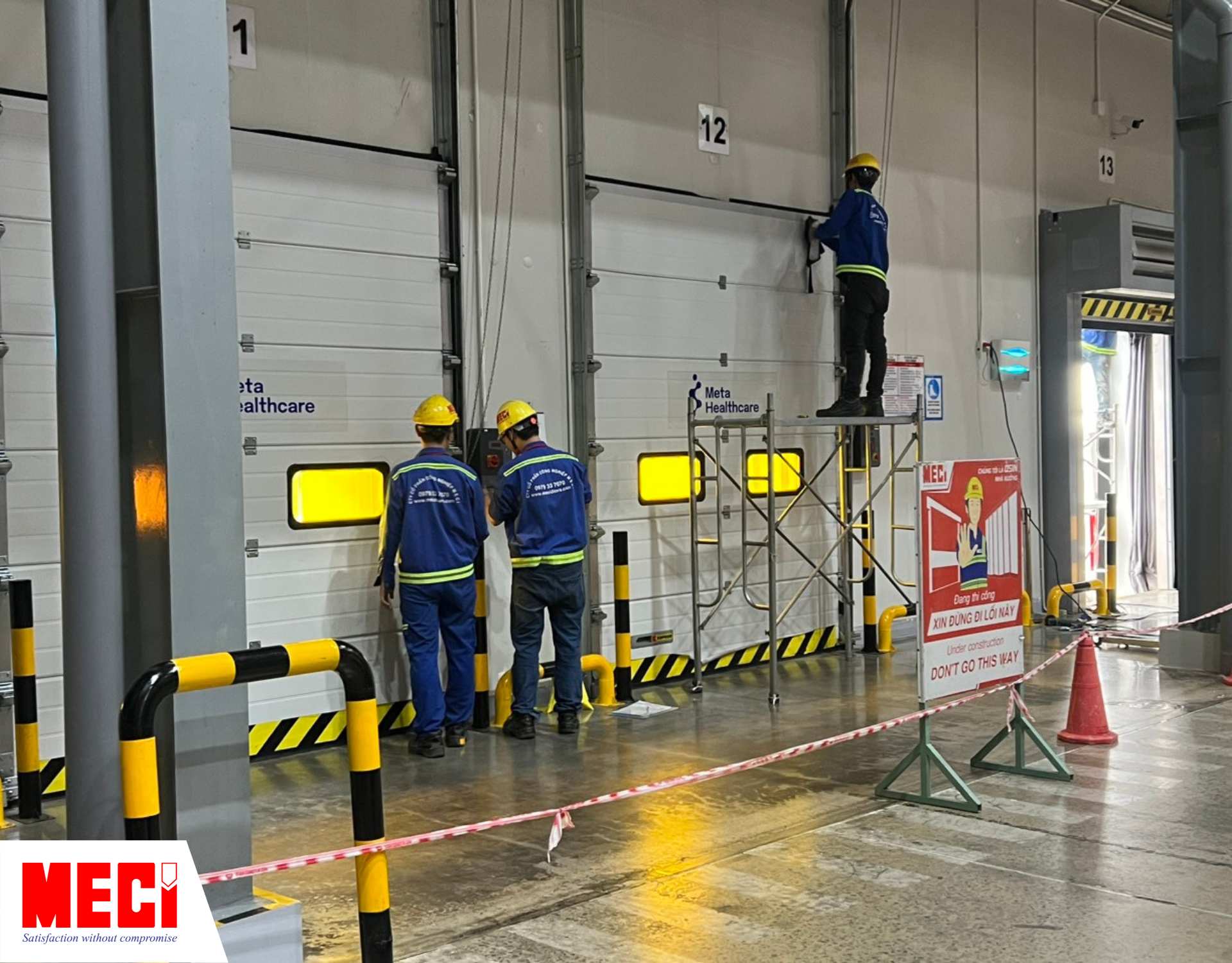 Hình ảnh thực tế của Dự án bảo trì cửa trượt trần định kỳ tại DKSH