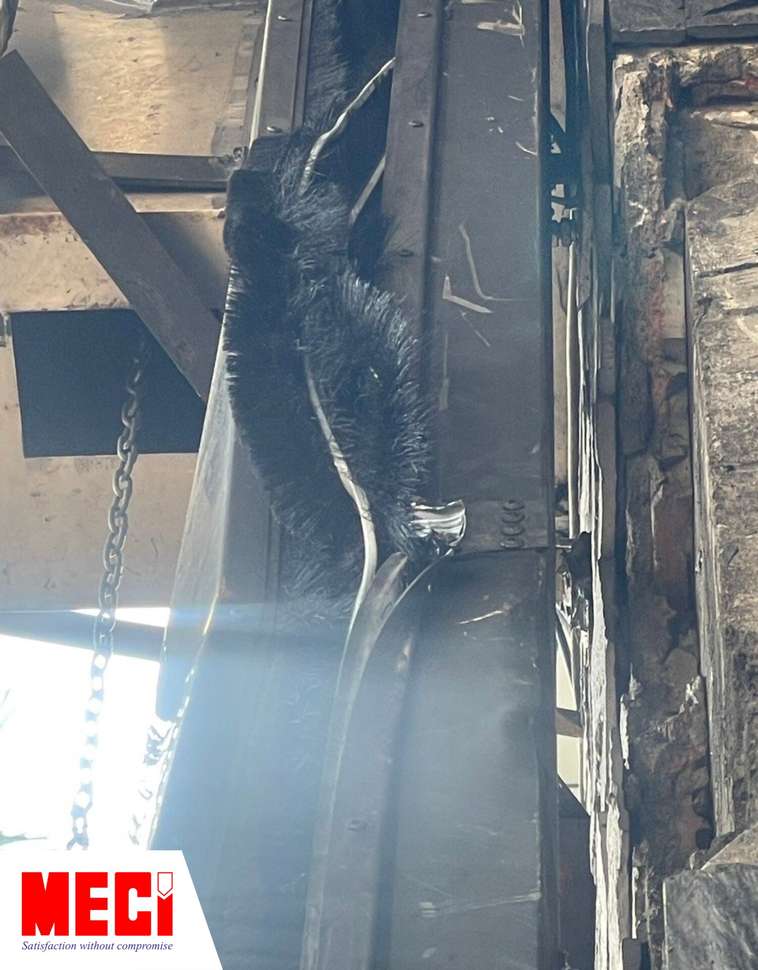 Lông mi của cửa cuốn nhanh PVC bị hỏng