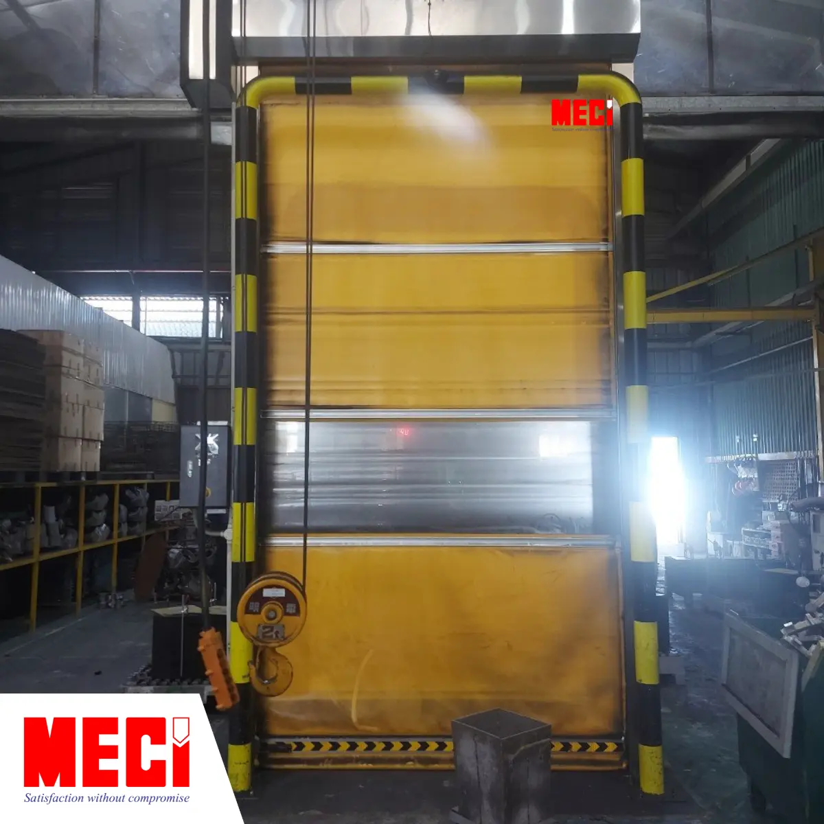 Hình ảnh cửa cuốn nhanh PVC cần bảo trì.