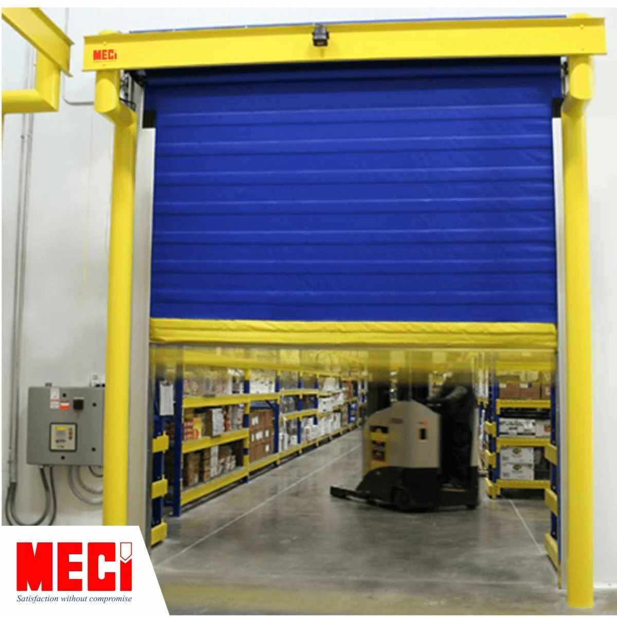 Cửa cuốn nhanh PVC đang mở